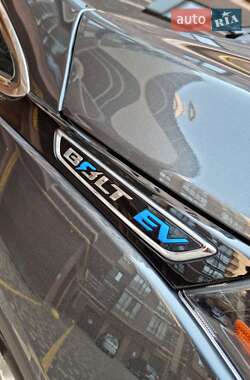 Хэтчбек Chevrolet Bolt EV 2017 в 