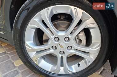 Хэтчбек Chevrolet Bolt EV 2017 в 
