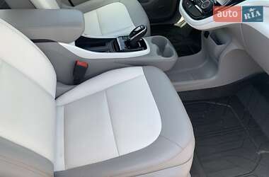 Хэтчбек Chevrolet Bolt EV 2020 в 