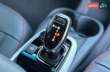 Хэтчбек Chevrolet Bolt EV 2020 в 