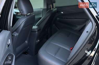 Хэтчбек Chevrolet Bolt EV 2020 в 