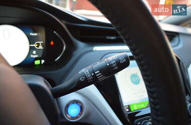 Хэтчбек Chevrolet Bolt EV 2017 в 