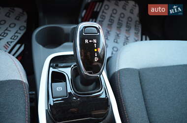 Хэтчбек Chevrolet Bolt EV 2017 в 