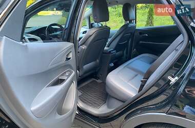Хэтчбек Chevrolet Bolt EV 2019 в 
