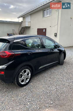 Хэтчбек Chevrolet Bolt EV 2018 в 
