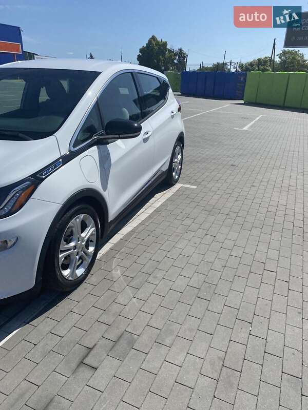 Хэтчбек Chevrolet Bolt EV 2018 в Измаиле фото 10 Хэтчбек Chevrolet Bolt EV 2018 в Измаиле