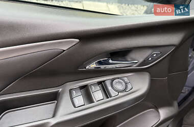 Хэтчбек Chevrolet Bolt EV 2021 в 