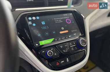 Хетчбек Chevrolet Bolt EV 2021 в 
