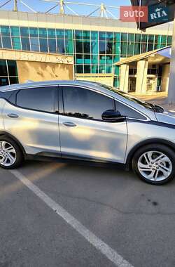 Хэтчбек Chevrolet Bolt EV 2023 в 
