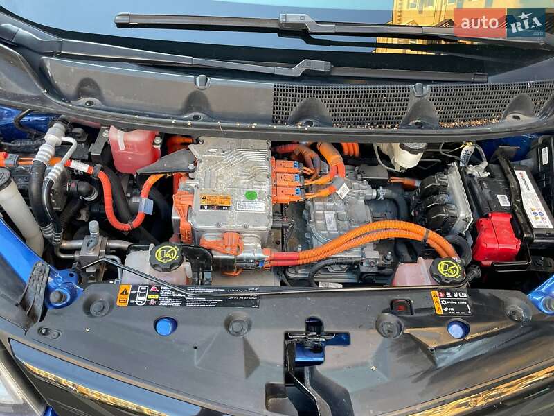 Хэтчбек Chevrolet Bolt EV 2020 в Киеве