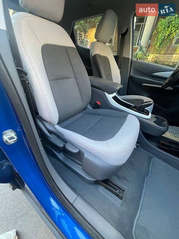 Хэтчбек Chevrolet Bolt EV 2020 в Киеве