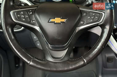 Хэтчбек Chevrolet Bolt EV 2018 в 
