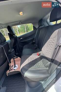 Хэтчбек Chevrolet Bolt EV 2020 в 