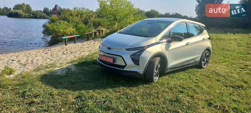 Хэтчбек Chevrolet Bolt EV 2023 в 