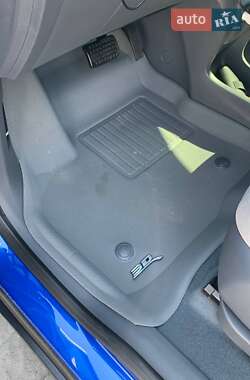 Хэтчбек Chevrolet Bolt EV 2019 в 