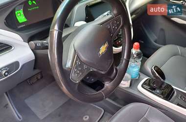 Хэтчбек Chevrolet Bolt EV 2017 в 