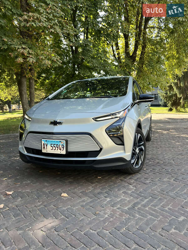 Хэтчбек Chevrolet Bolt EV 2022 в 