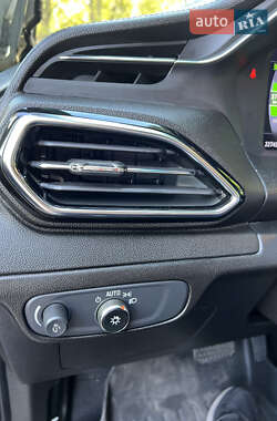 Хэтчбек Chevrolet Bolt EV 2022 в 