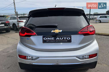 Хэтчбек Chevrolet Bolt EV 2021 в 