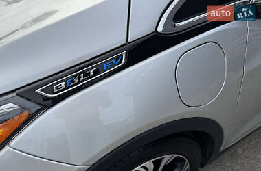 Хэтчбек Chevrolet Bolt EV 2021 в 