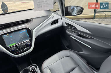 Хэтчбек Chevrolet Bolt EV 2021 в 