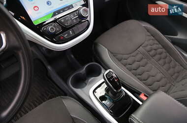 Хэтчбек Chevrolet Bolt EV 2020 в 