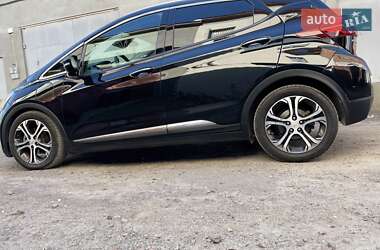 Хетчбек Chevrolet Bolt EV 2017 в 