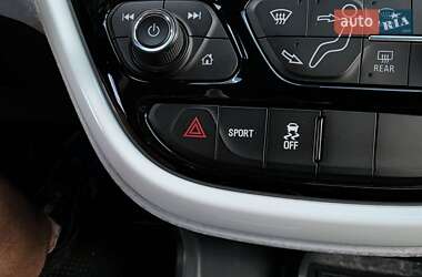 Хэтчбек Chevrolet Bolt EV 2021 в 