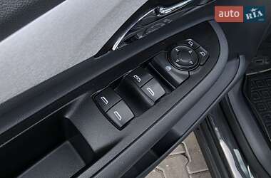 Хэтчбек Chevrolet Bolt EV 2021 в 