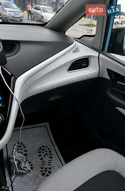 Хэтчбек Chevrolet Bolt EV 2020 в 