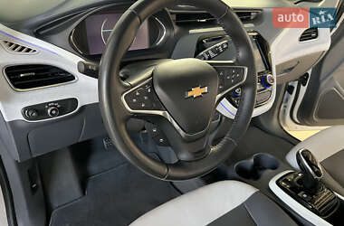 Хэтчбек Chevrolet Bolt EV 2017 в 