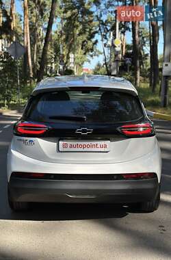 Хэтчбек Chevrolet Bolt EV 2022 в 
