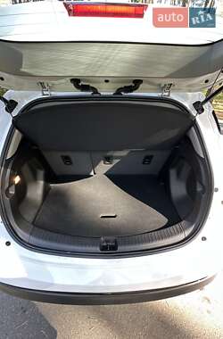 Хэтчбек Chevrolet Bolt EV 2022 в 