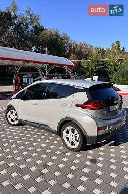 Хэтчбек Chevrolet Bolt EV 2018 в 