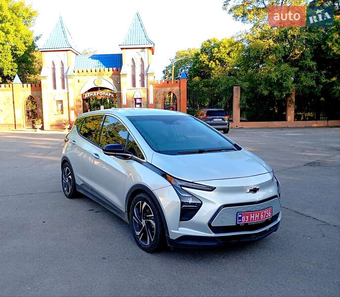 Хэтчбек Chevrolet Bolt EV 2022 в 