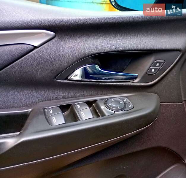 Хэтчбек Chevrolet Bolt EV 2022 в Кропивницком