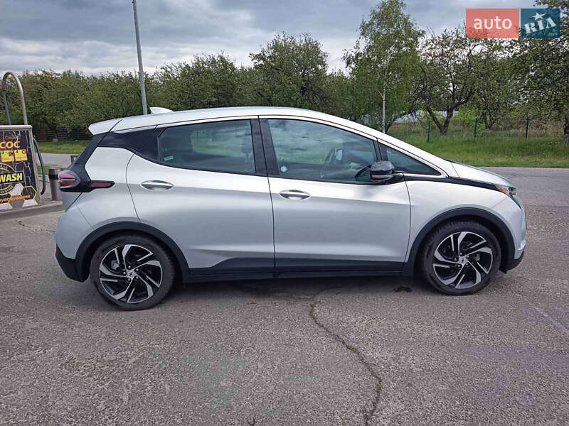 Хэтчбек Chevrolet Bolt EV 2023 в Киеве