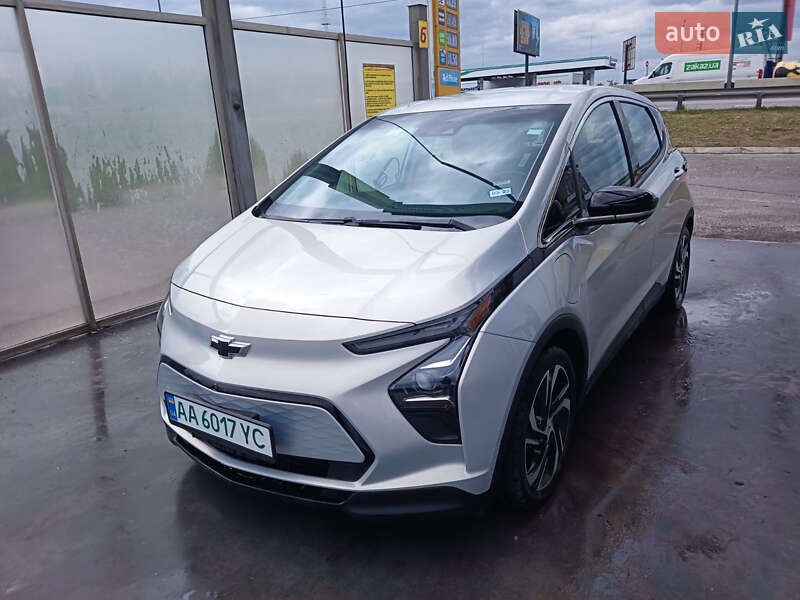 Хэтчбек Chevrolet Bolt EV 2023 в Киеве