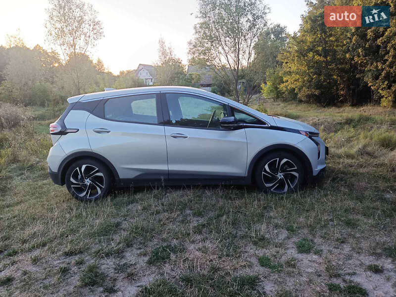 Хэтчбек Chevrolet Bolt EV 2023 в Киеве