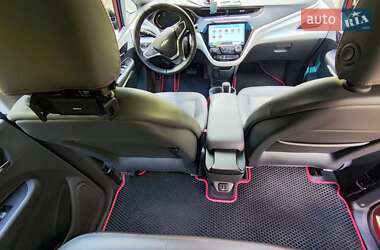 Хэтчбек Chevrolet Bolt EV 2017 в 