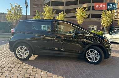 Хэтчбек Chevrolet Bolt EV 2022 в 