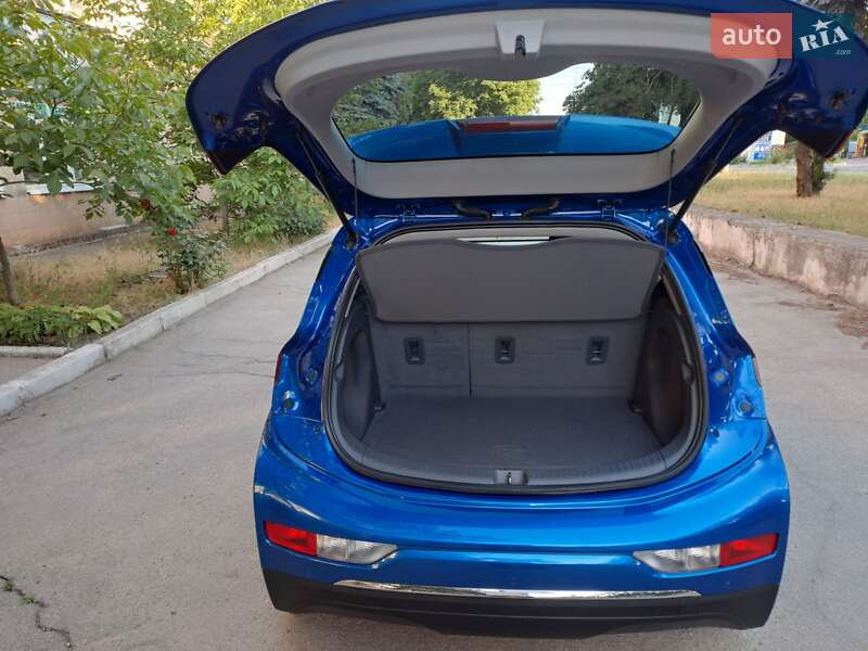 Хэтчбек Chevrolet Bolt EV 2021 в Кропивницком