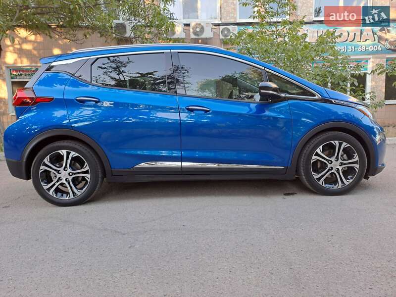 Хэтчбек Chevrolet Bolt EV 2021 в Кропивницком