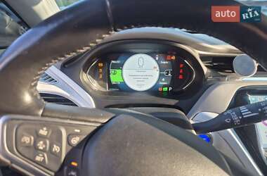 Хэтчбек Chevrolet Bolt EV 2017 в 