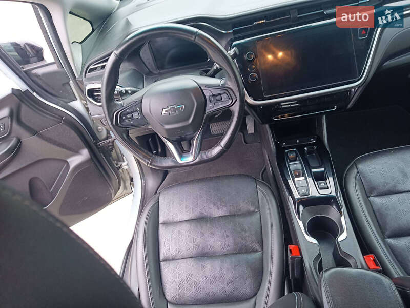 Хэтчбек Chevrolet Bolt EV 2023 в Киеве