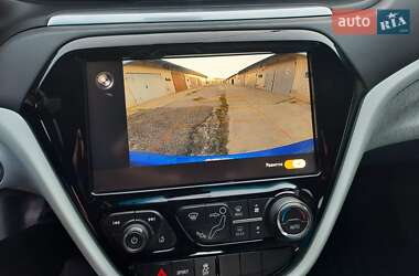 Хэтчбек Chevrolet Bolt EV 2020 в 