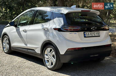 Хэтчбек Chevrolet Bolt EV 2022 в 