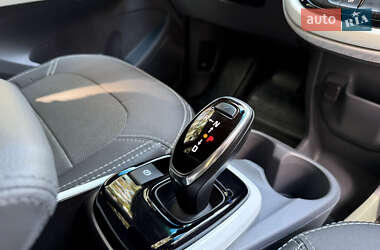 Хэтчбек Chevrolet Bolt EV 2021 в 