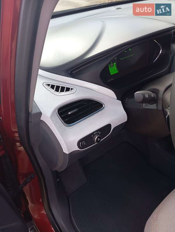 Хэтчбек Chevrolet Bolt EV 2017 в Запорожье