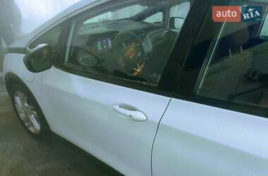 Хэтчбек Chevrolet Bolt EV 2022 в 